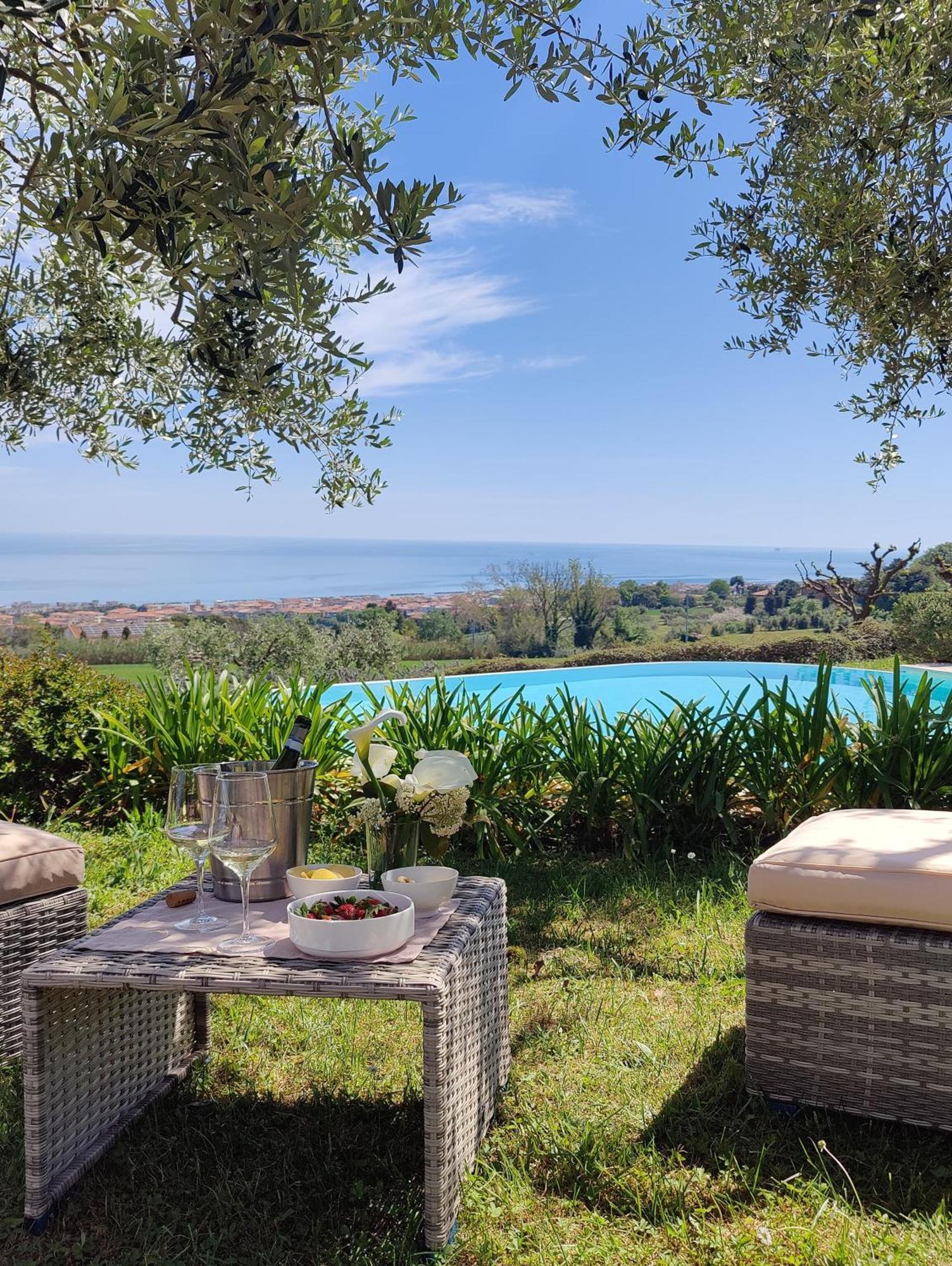 Landhuis Pamperduto Country Porto Potenza Picena
