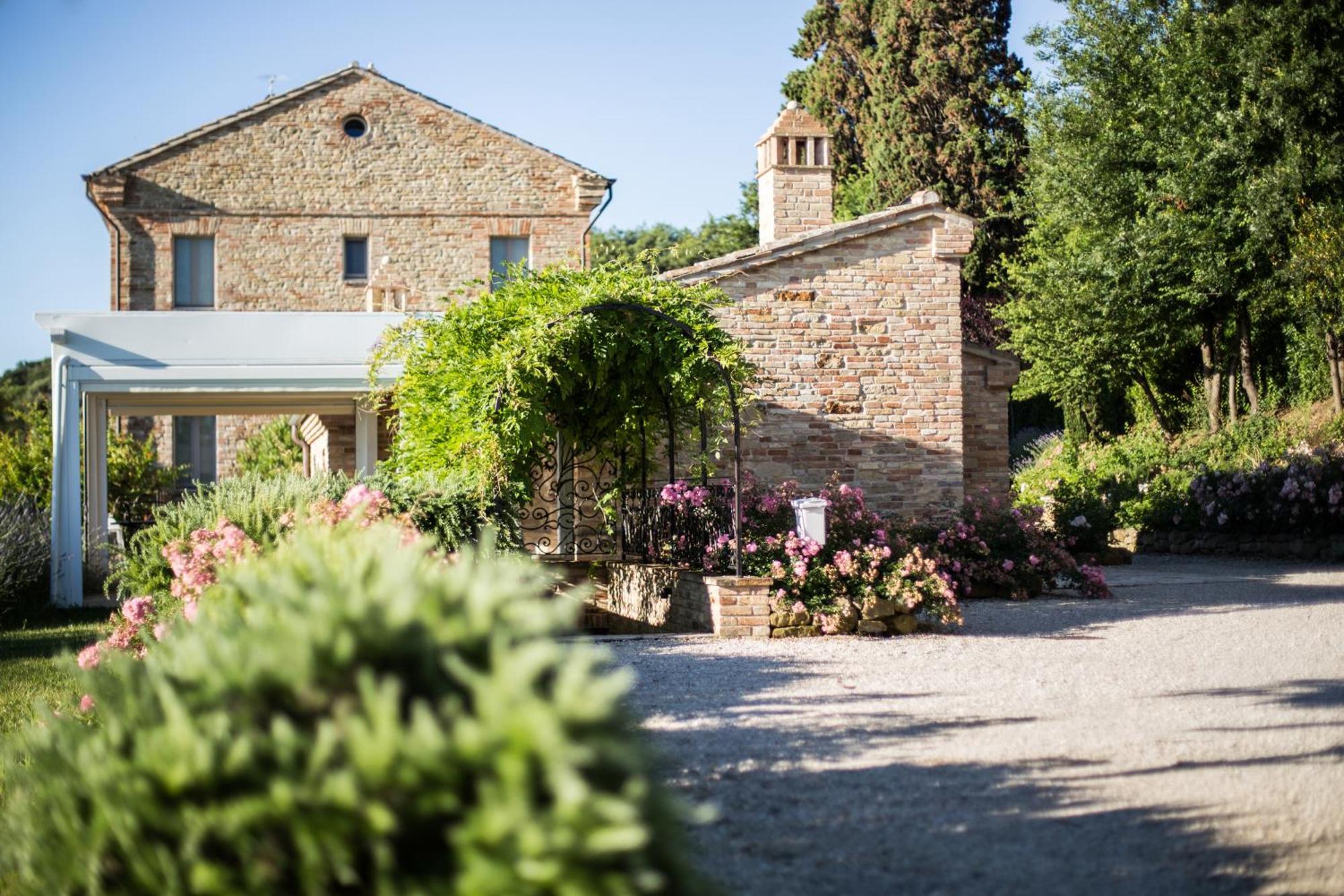 Pamperduto Country Country house